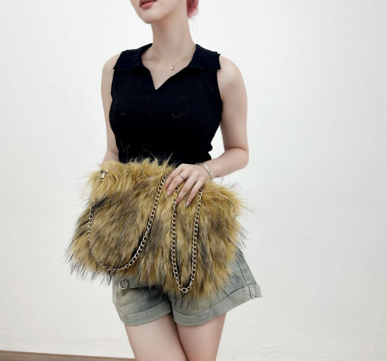 Vintage-inspired Puffy Fur Clutch with Large Capacity