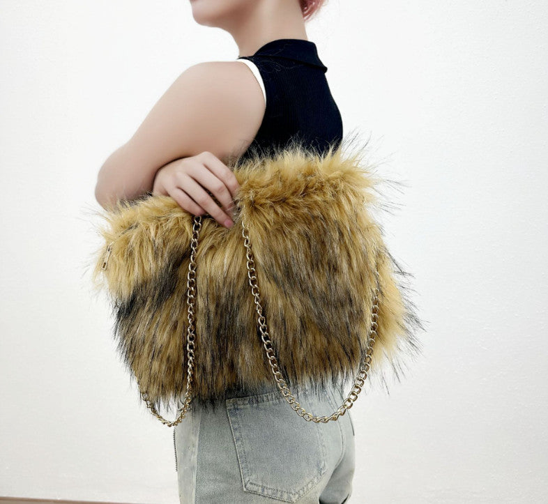 Vintage-inspired Puffy Fur Clutch with Large Capacity