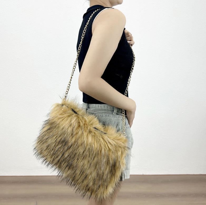 Vintage-inspired Puffy Fur Clutch with Large Capacity