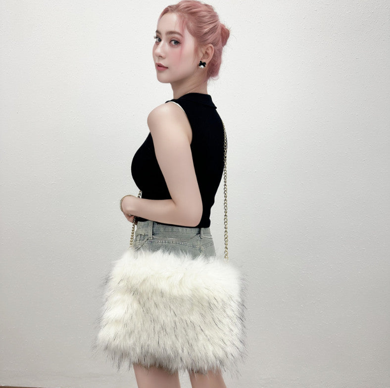 Vintage-inspired Puffy Fur Clutch with Large Capacity