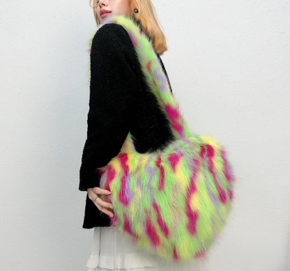 Women's Faux Fox Fur Shoulder Bag - Stylish Heart-shaped Plush Bag with Premium Vibe