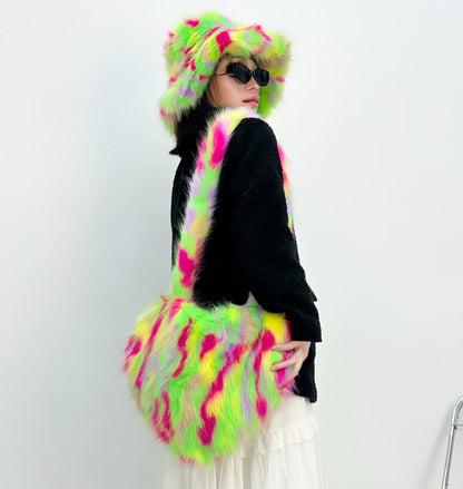 Winter Warm Faux Fox Fur Set: Heart-Shaped Fur Handbag & Fuzzy Bucket Hat for Women