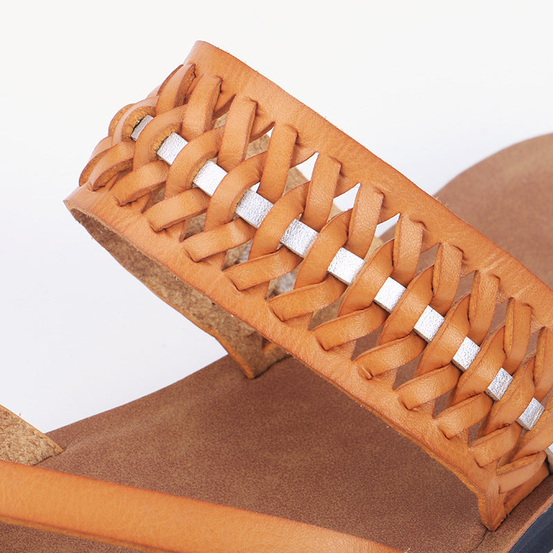 Women's flat slippers